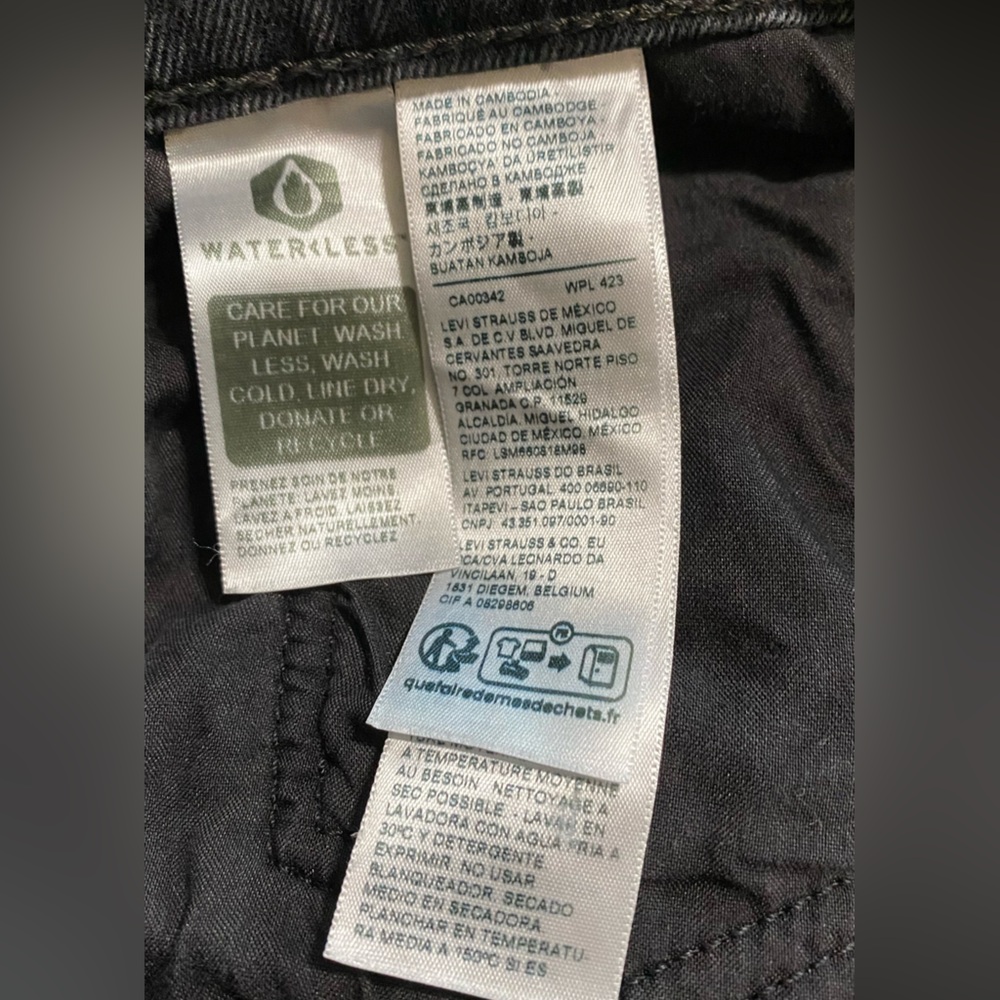 NWOT Levi’s women’s black jeans size 33 x 32 - Picture 4 of 9